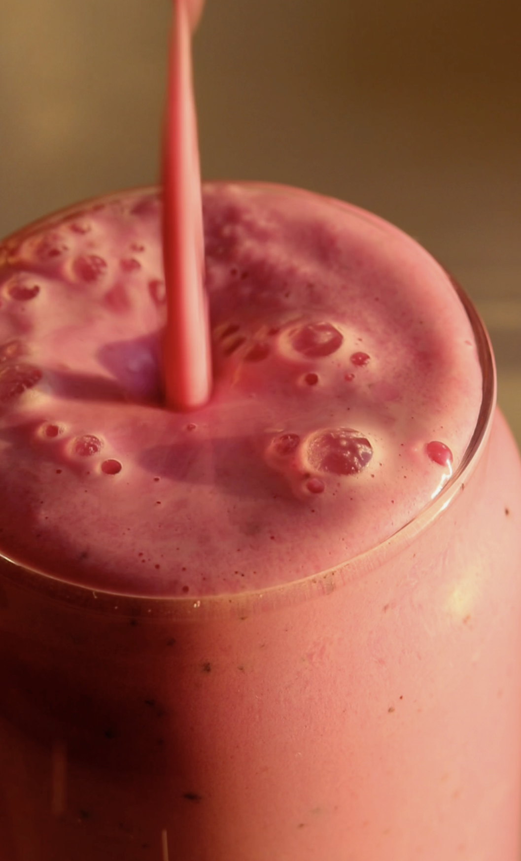 Smoothie riche en protéines aux petits fruits, prêt en 5 min