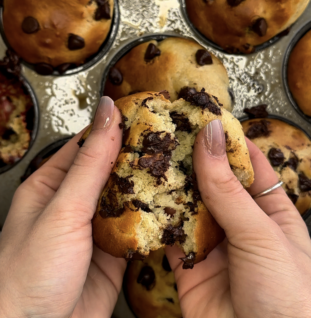 Muffins moelleux au yogourt grec et pépites de chocolat
