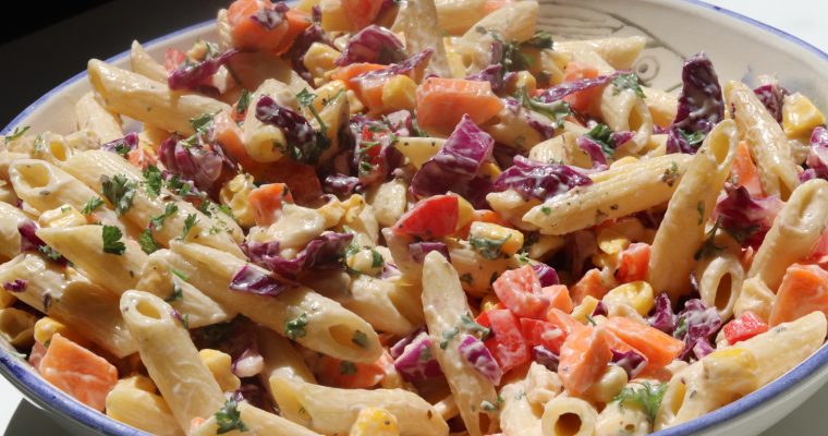 Salade de penne colorée et vinaigrette crémeuse à l’érable